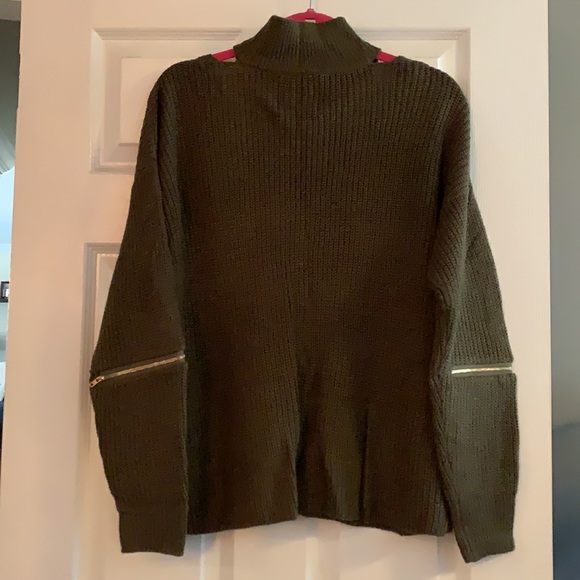 Knit v-neck sweater - Picture 4 of 8